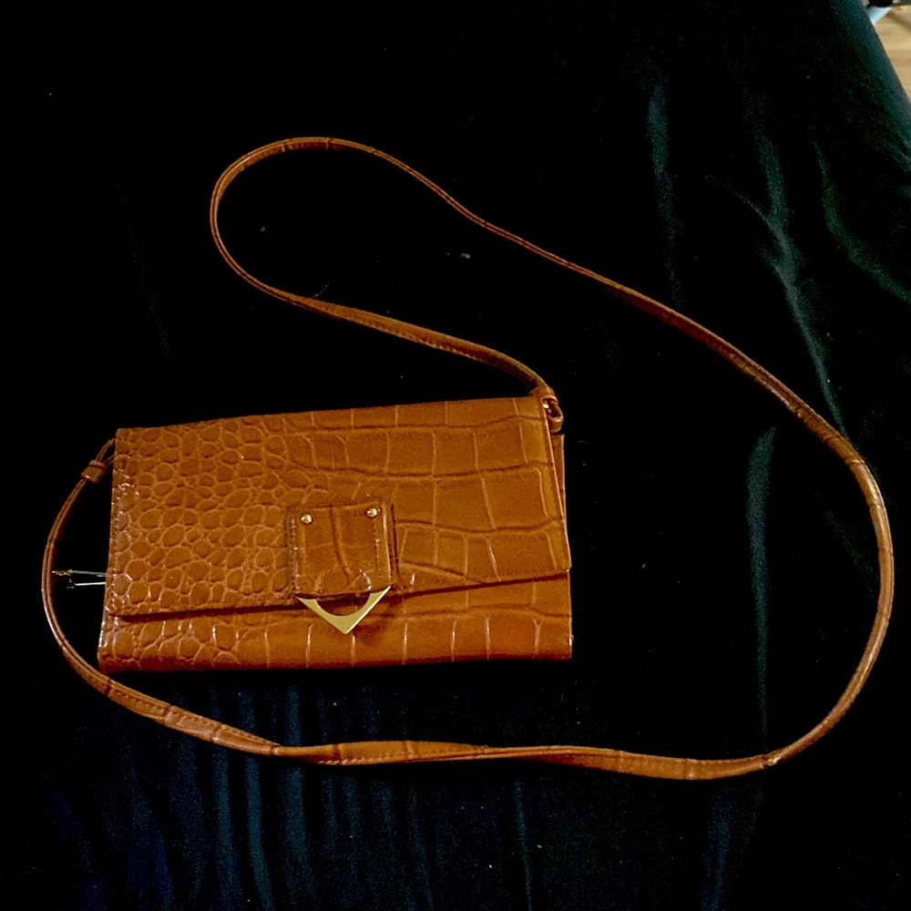 Brown leather shoulder bag